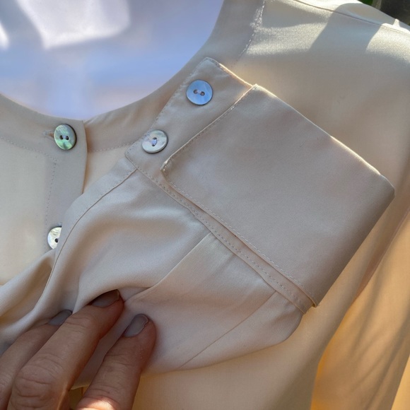 Ann Taylor Blouse Long Sleeve Button Down cream 4P - Picture 3 of 6